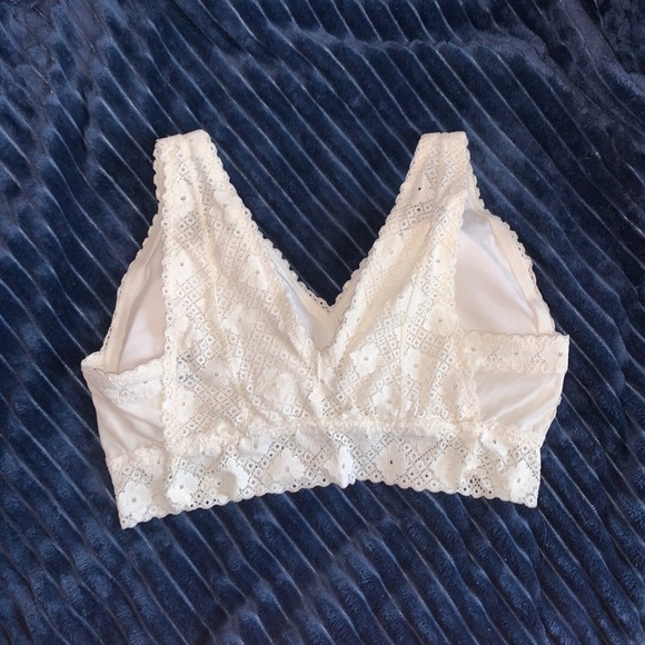 White Aerie Bralette - Picture 2 of 3